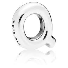 Pandora Letter Q Petite