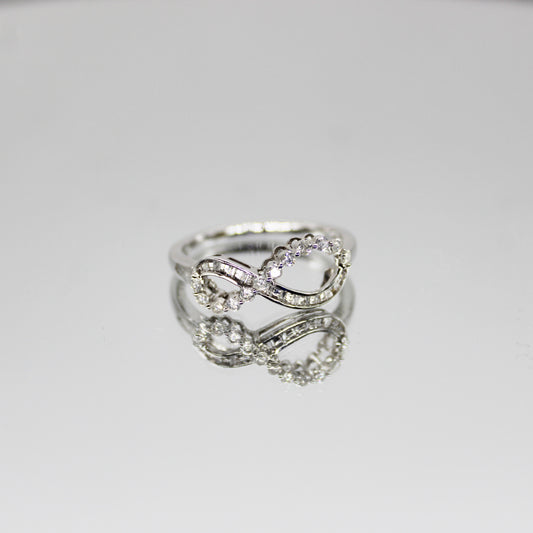 Baguette Infinity Ring in 10K