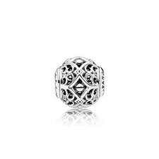 Essence Affection Charm
