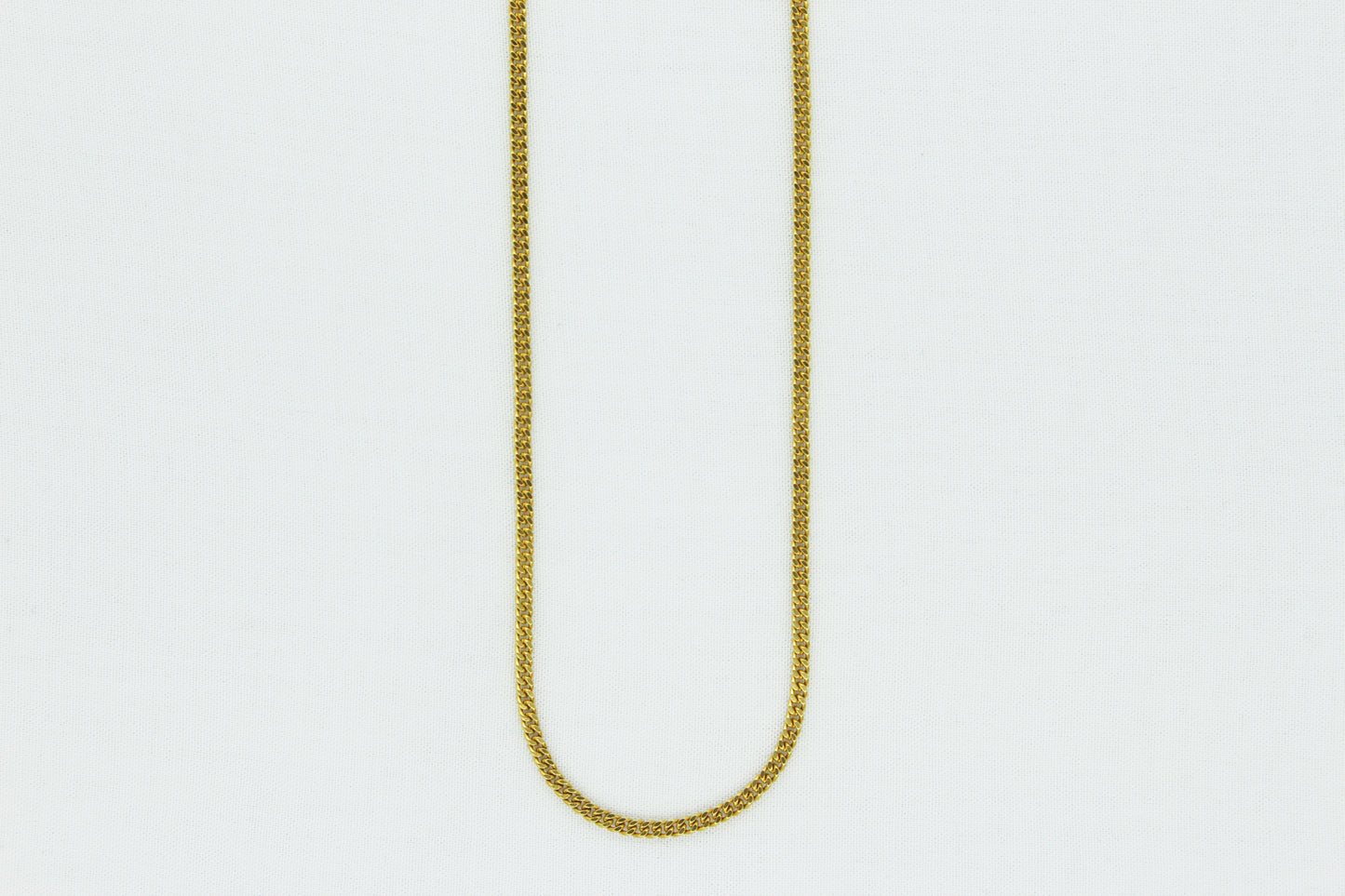 Curb Link Chain in 18K (2.2mm x 1mm)