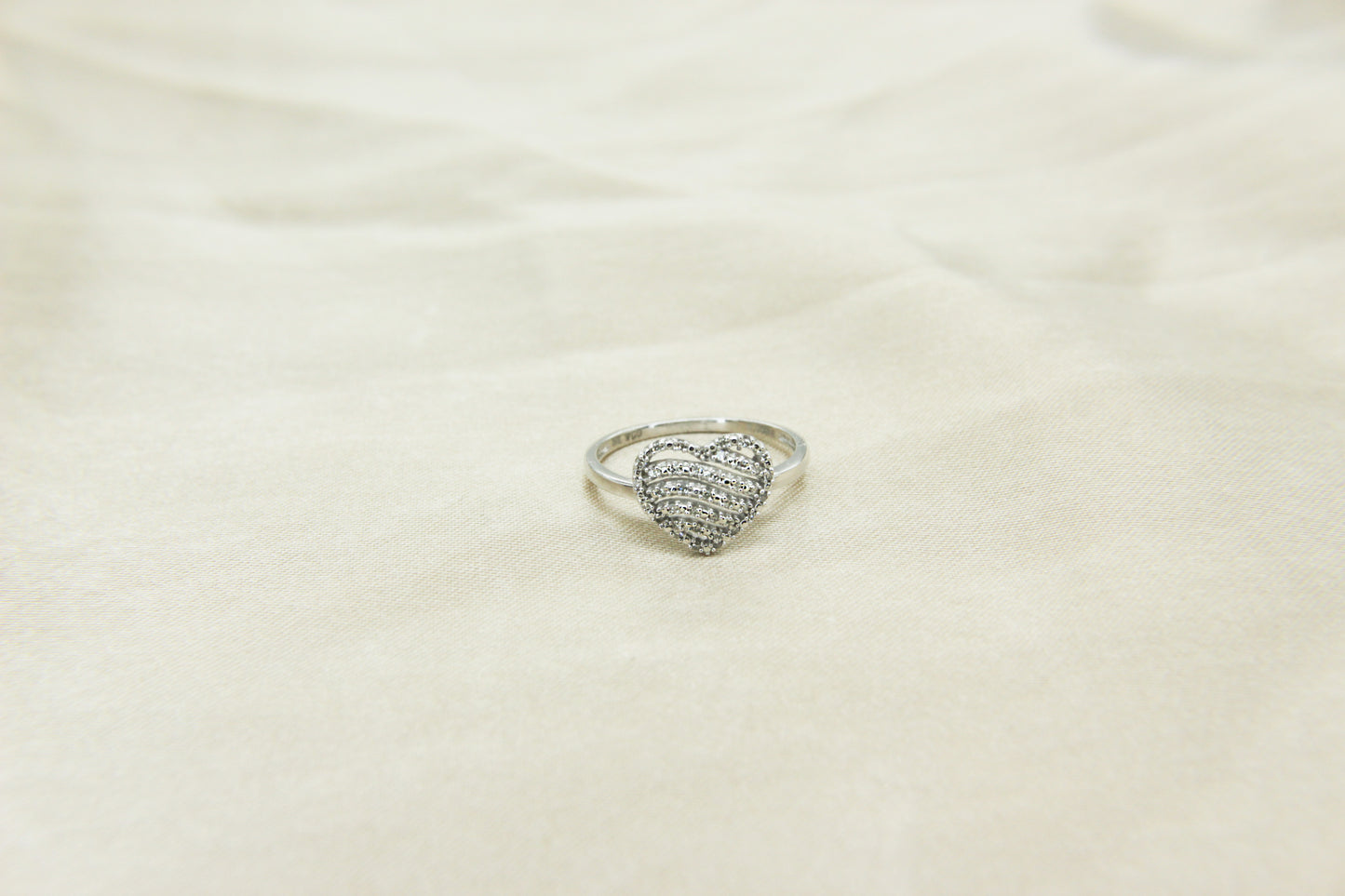 Sparkling Heart Lines Ring in 10K