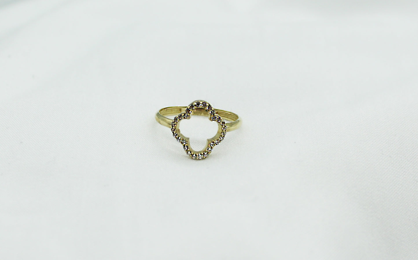 Sparkling Cutout Clover Ring in 10K