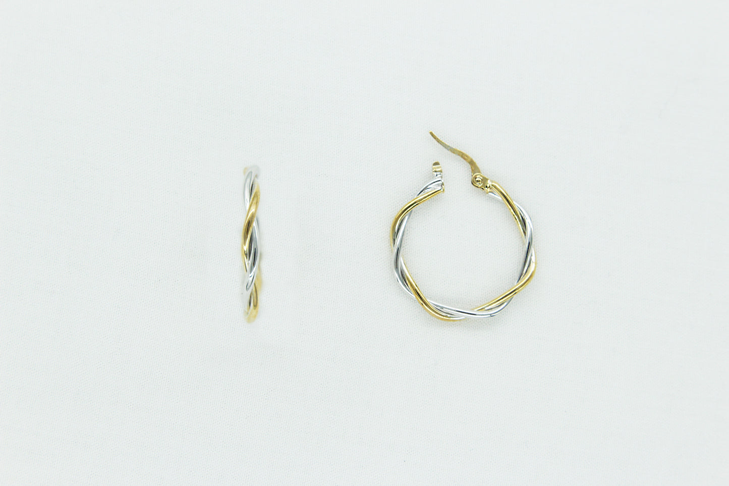 Entwined Hoops in 10K